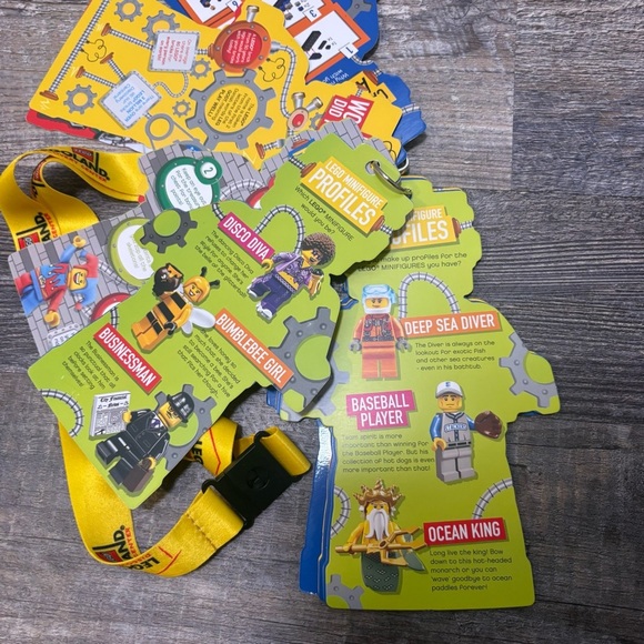 Legoland Discovery Center Activity Pack with Lanyard like new - Picture 5 of 6